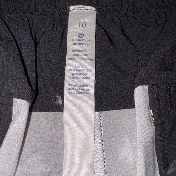 Lululemon | Spring Break Away Short II | Size 10 - Picture 6 of 8